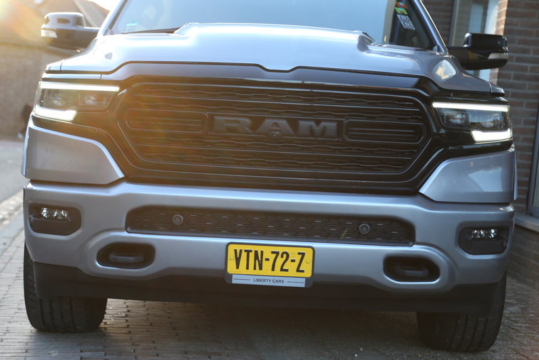 Vehicle Image 33