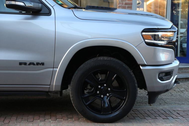 Vehicle Image 42
