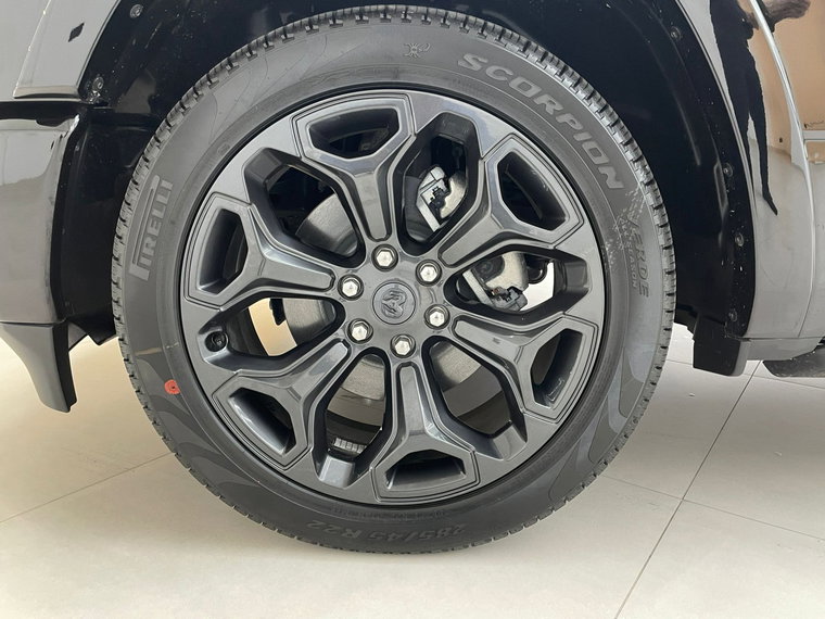 Vehicle Image 39