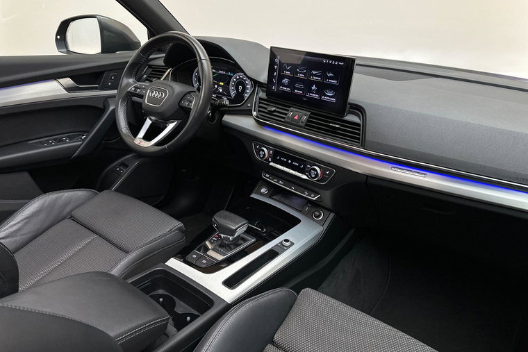 Vehicle Image 16