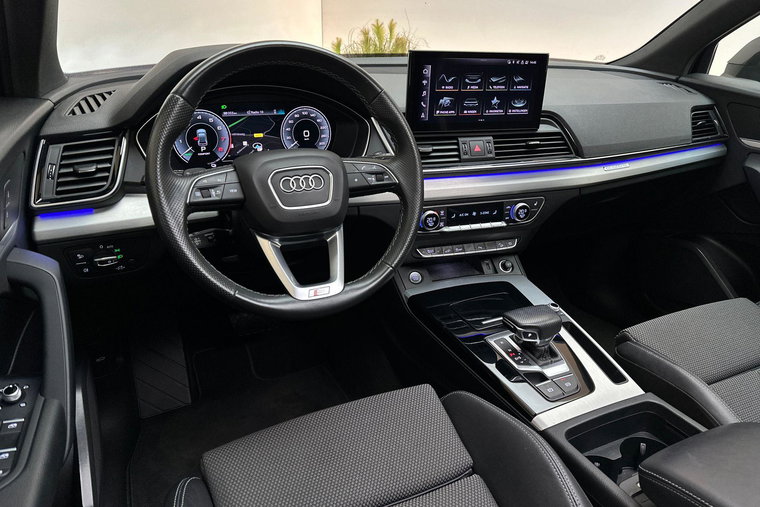 Vehicle Image 4
