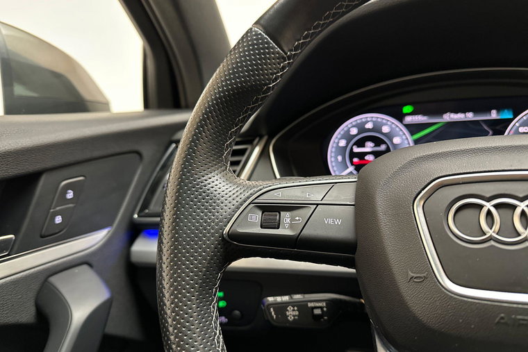 Vehicle Image 23