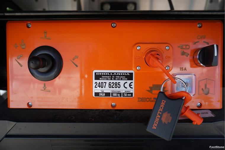 Vehicle Image 9