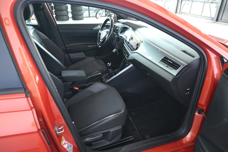 Vehicle Image 18
