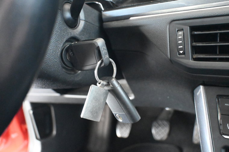 Vehicle Image 25