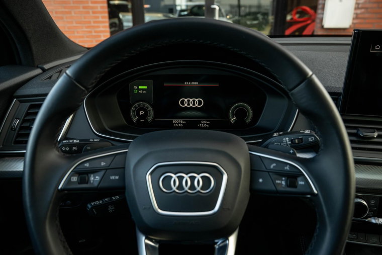 Vehicle Image 15