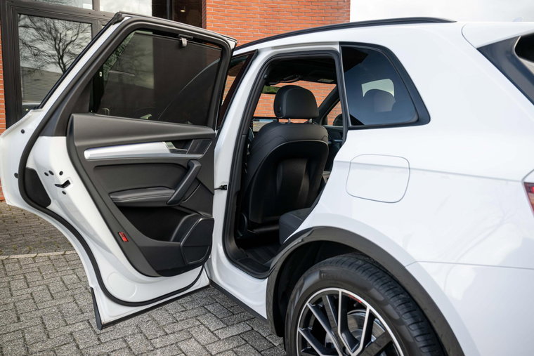 Vehicle Image 30