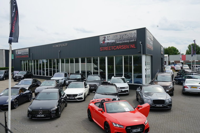 Vehicle Image 8