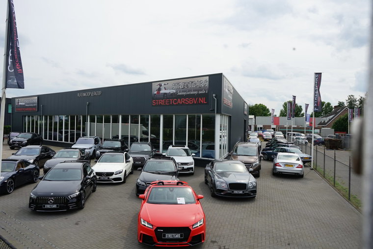 Vehicle Image 10