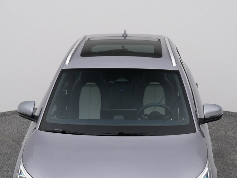 Vehicle Image 32