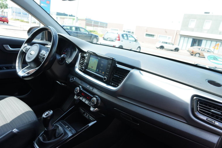 Vehicle Image 17