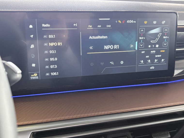 Vehicle Image 32