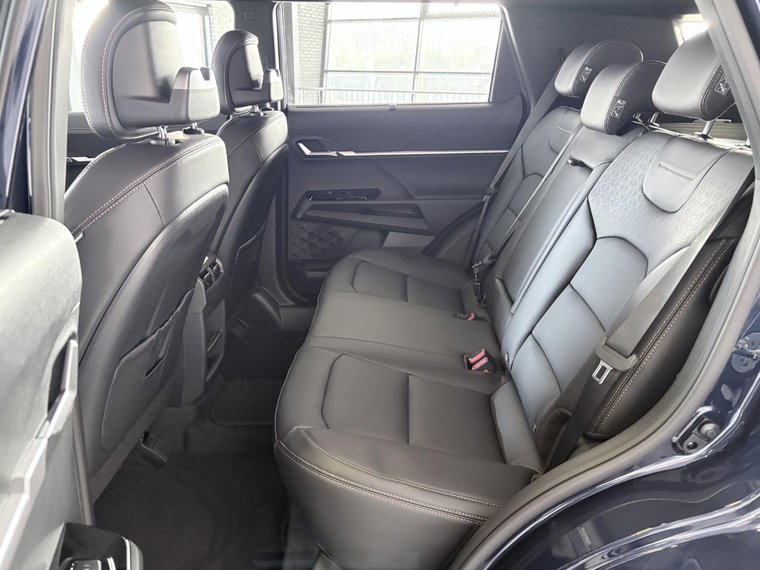 Vehicle Image 36