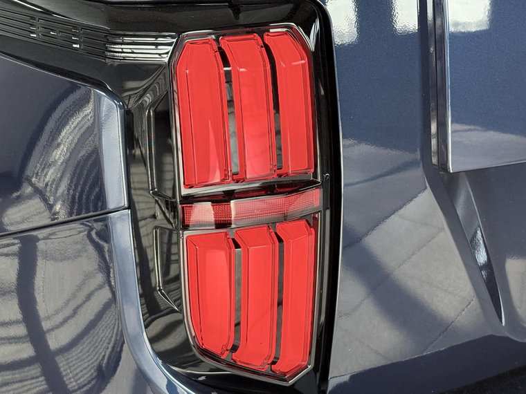 Vehicle Image 38
