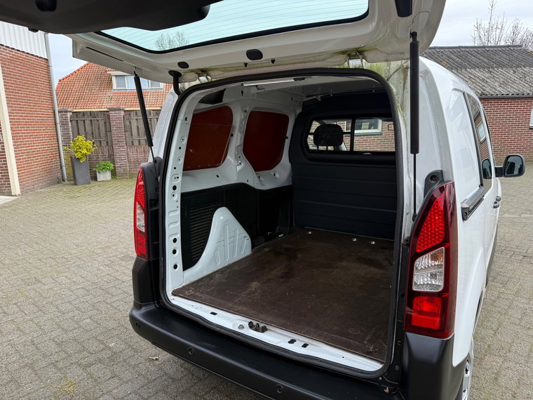 Vehicle Image 19