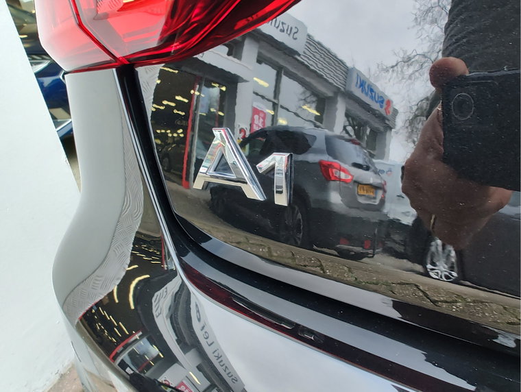 Vehicle Image 30