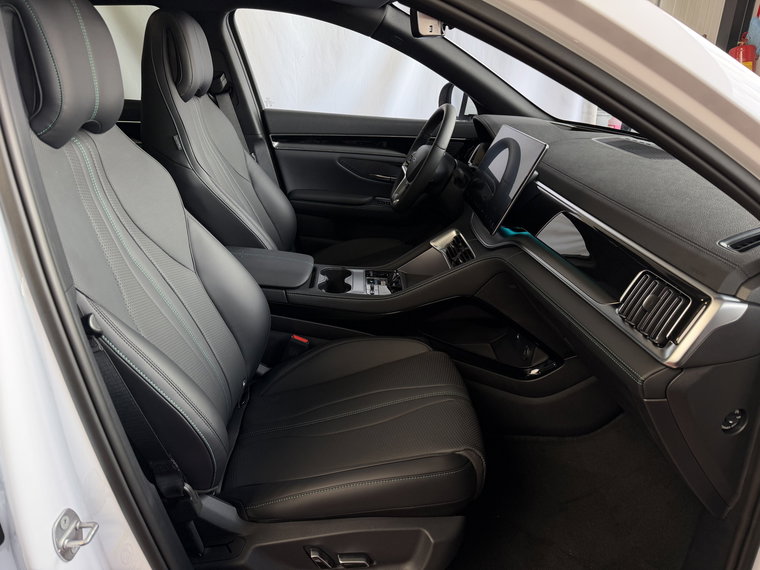 Vehicle Image 33