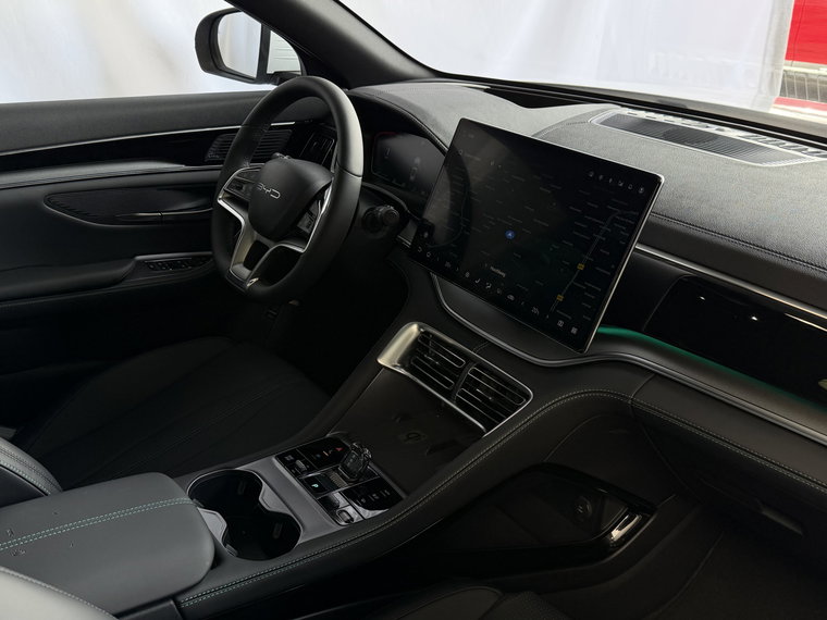 Vehicle Image 35