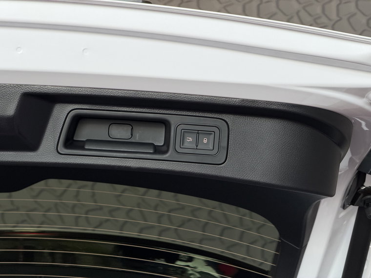 Vehicle Image 60