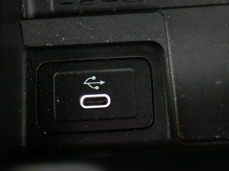Vehicle Image 24