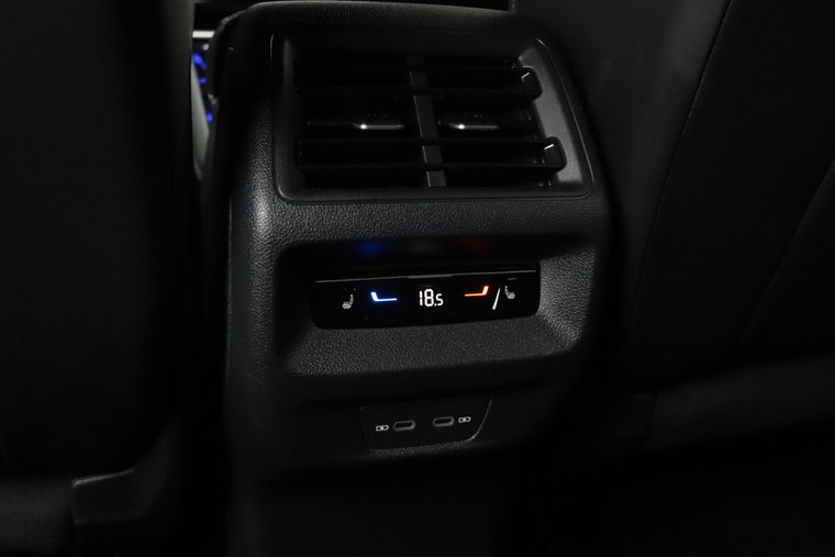 Vehicle Image 27