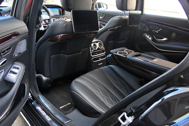 Vehicle Image 16