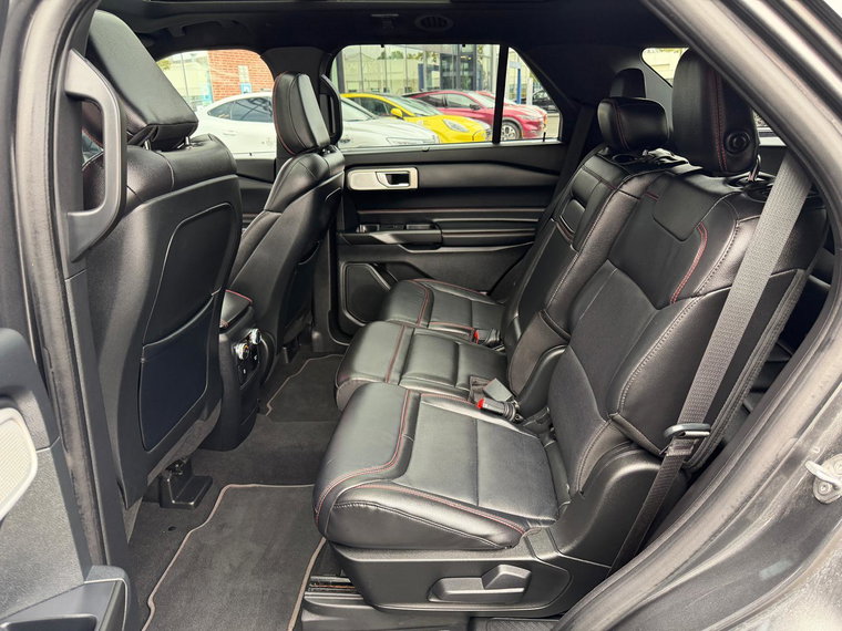 Vehicle Image 14