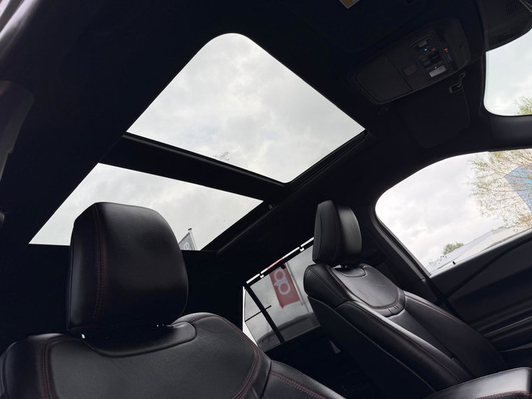 Vehicle Image 16