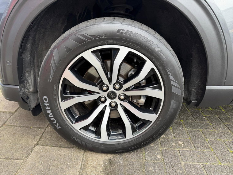 Vehicle Image 11