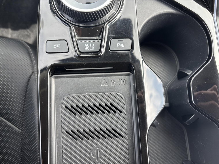 Vehicle Image 24