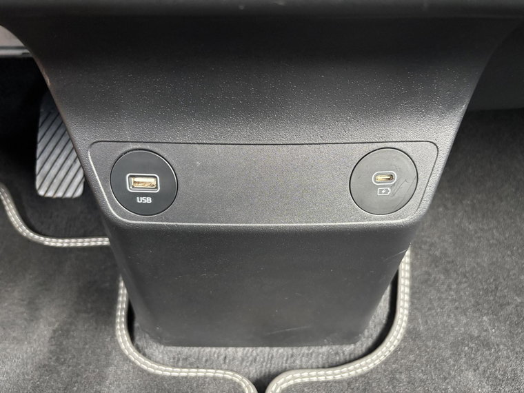 Vehicle Image 36