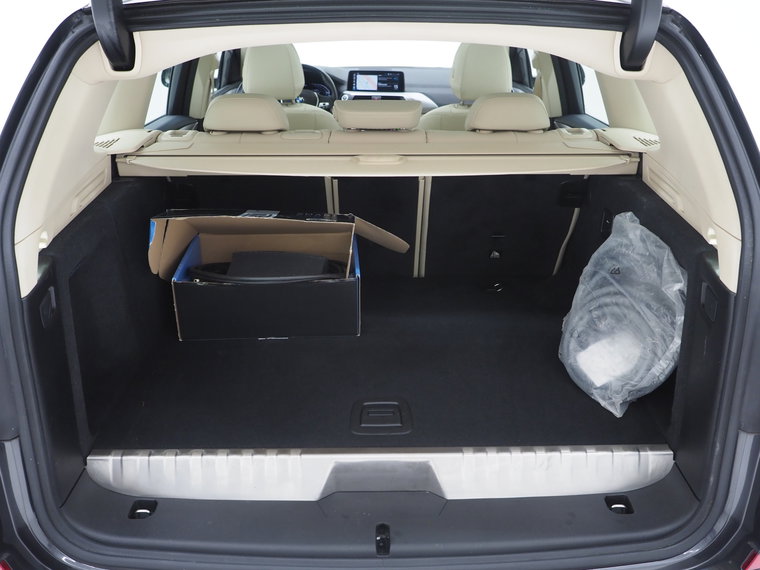Vehicle Image 38