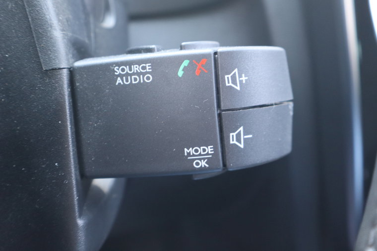 Vehicle Image 29