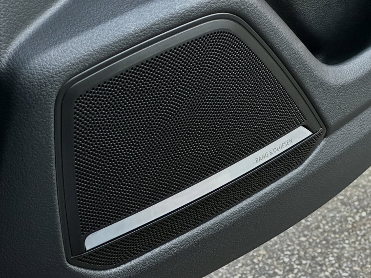 Vehicle Image 36