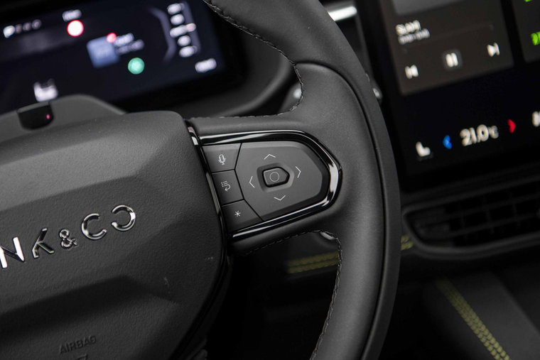 Vehicle Image 25