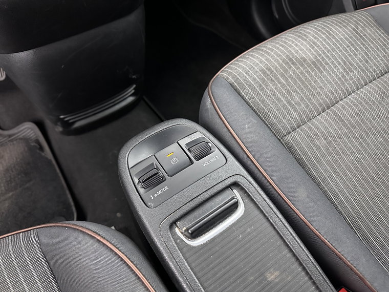 Vehicle Image 17