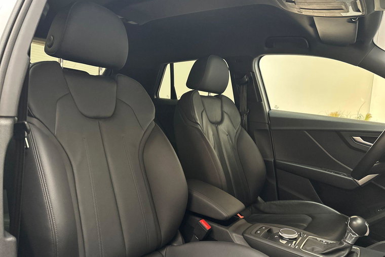 Vehicle Image 16