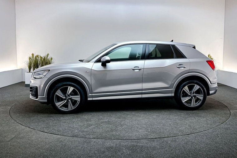 Vehicle Image 7