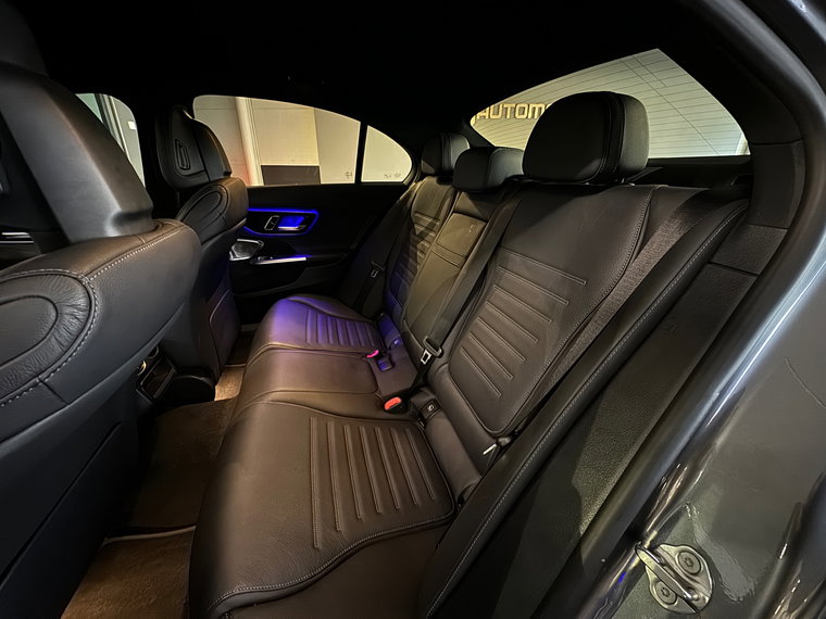 Vehicle Image 36