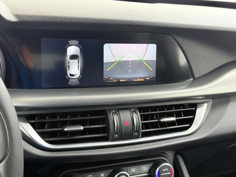 Vehicle Image 38