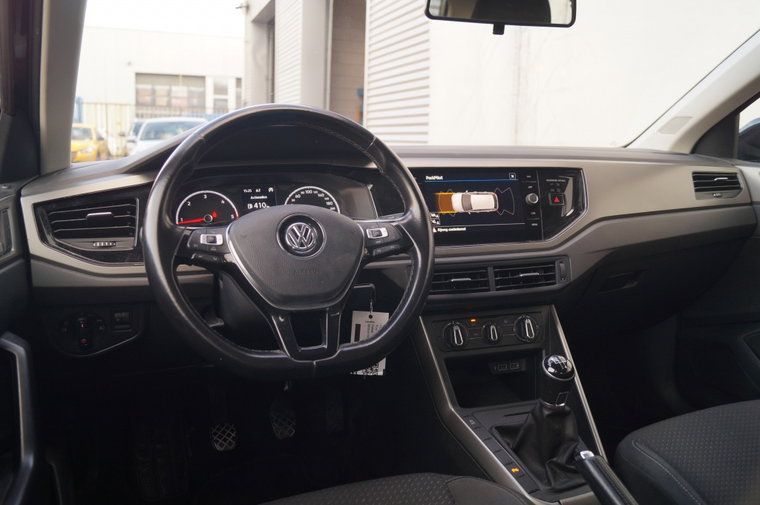 Vehicle Image 10