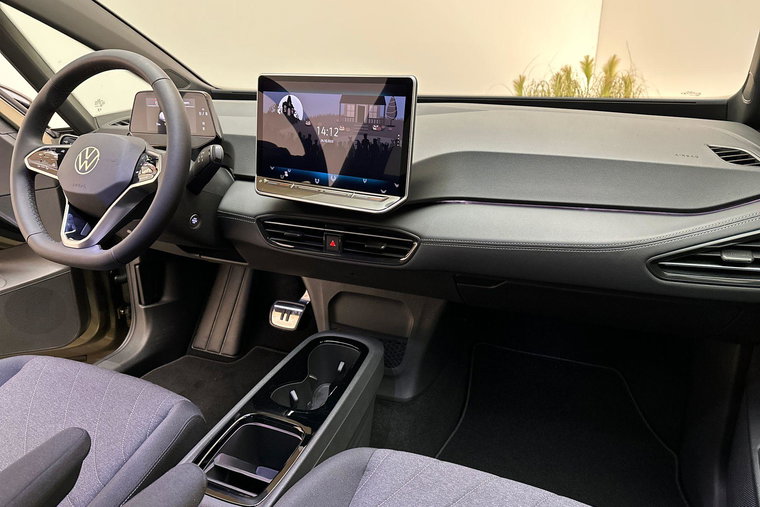 Vehicle Image 12