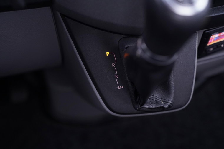Vehicle Image 32