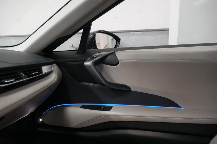Vehicle Image 32