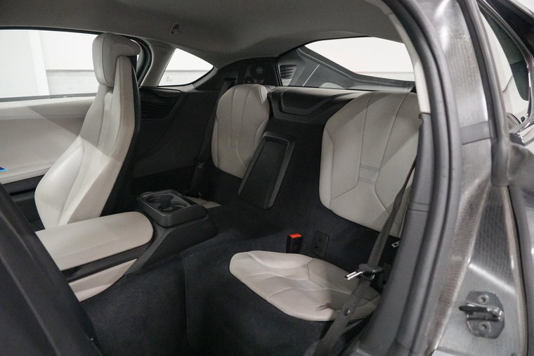 Vehicle Image 33