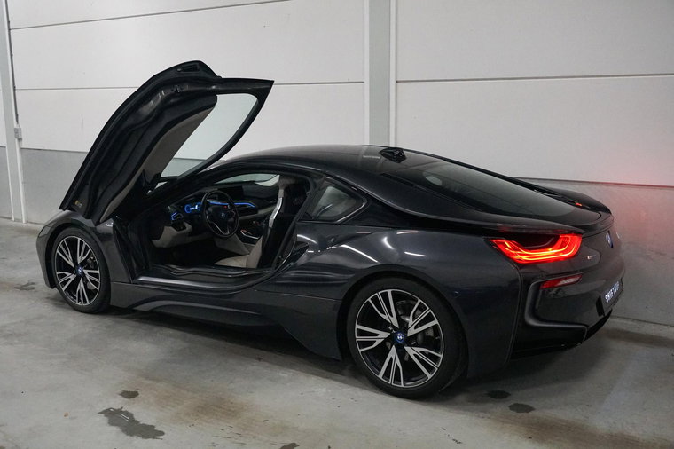 Vehicle Image 52