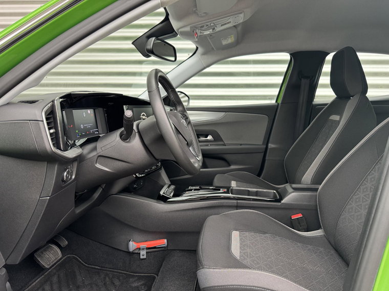 Vehicle Image 16