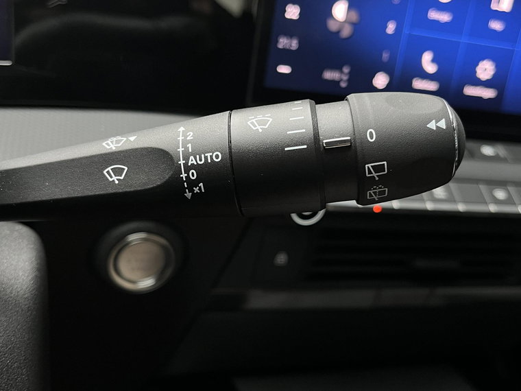 Vehicle Image 28