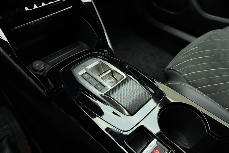 Vehicle Image 32