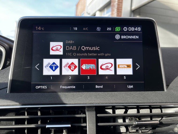 Vehicle Image 35